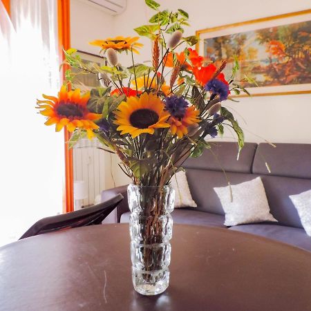 H11 Terrazzo Al Mare - Riva Ligure - Spiagge Appartement Buitenkant foto