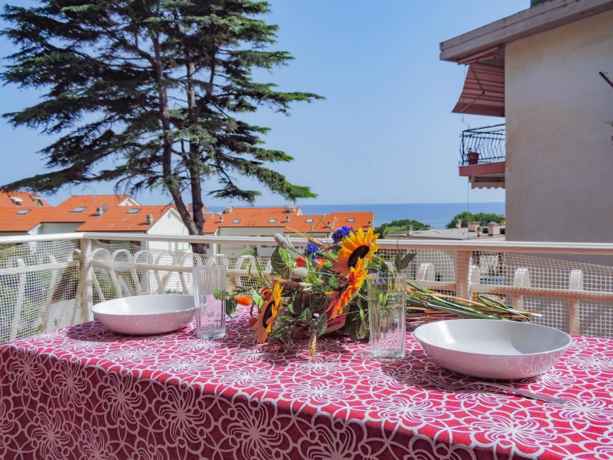 H11 Terrazzo Al Mare - Riva Ligure - Spiagge Appartement Buitenkant foto